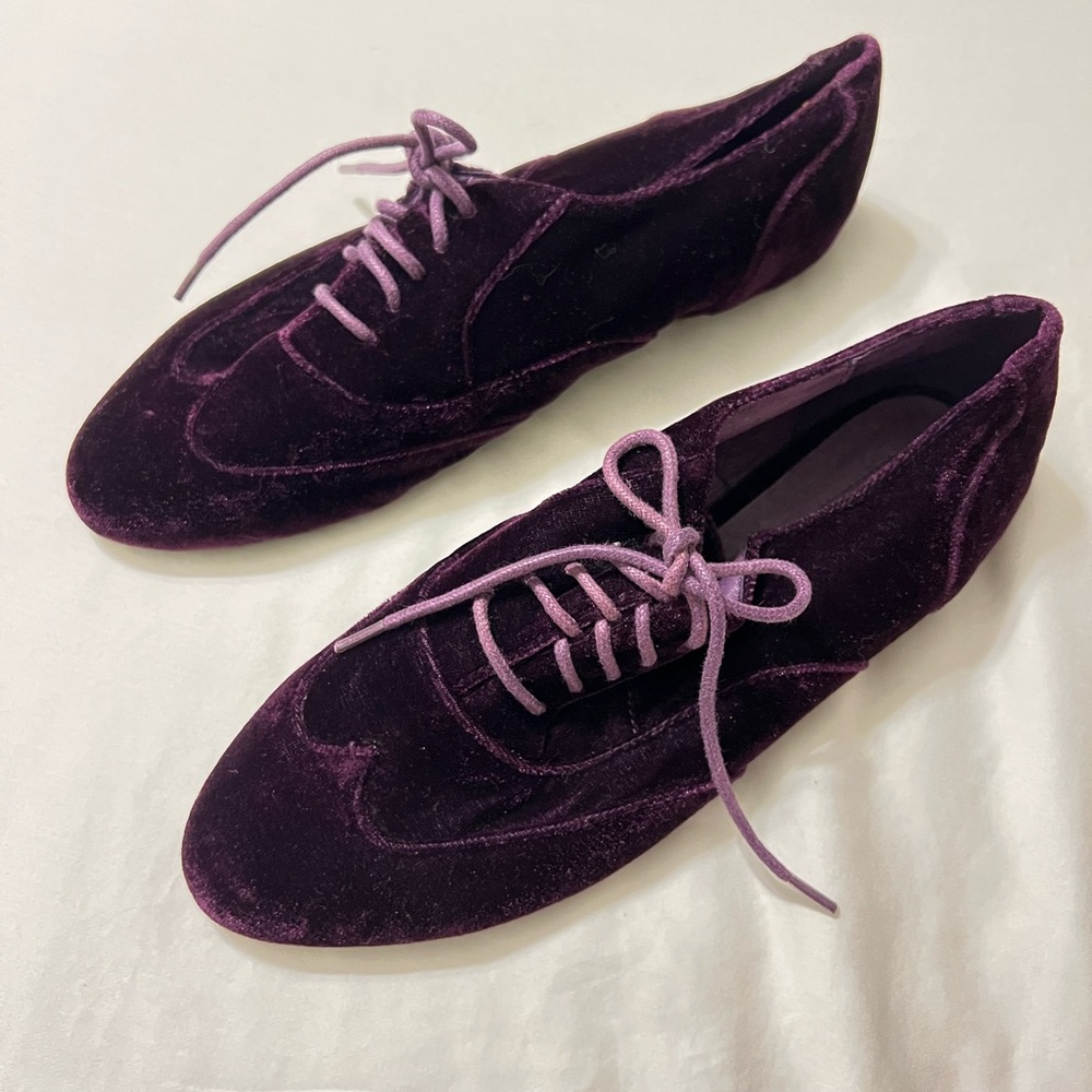 Buffalo London purple velvet oxfords size 8.5
